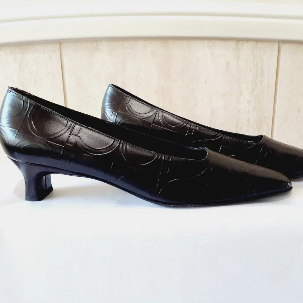 Ferragamo Gancini Symbol Embossed Pump